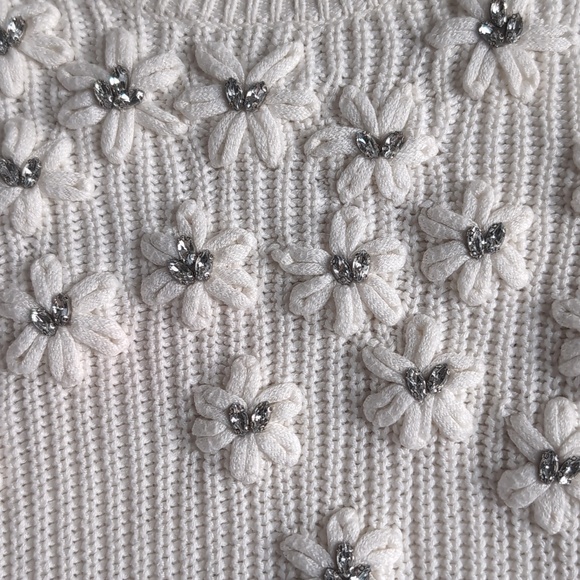 The Limited Embellished White Crewneck Sweater - Picture 2 of 3